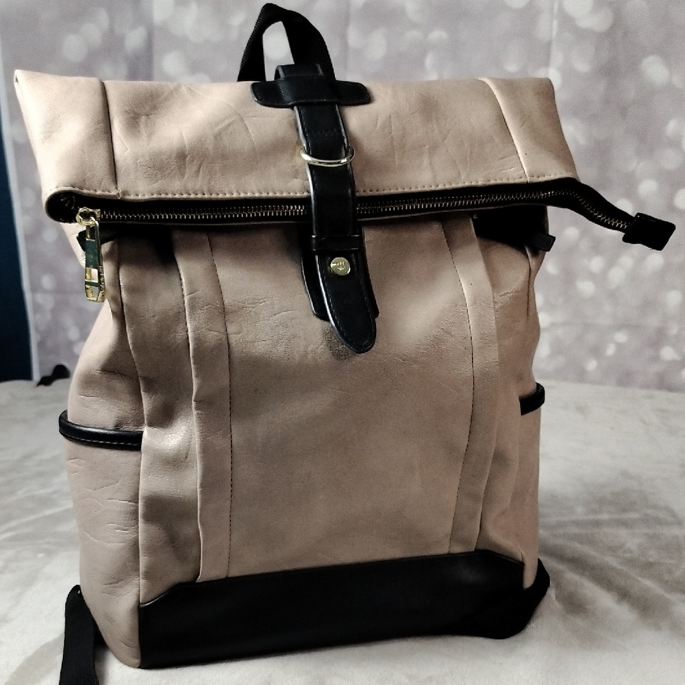 Madden Girl Pale Pink And Black Backpack Practical Design. Great Condition.